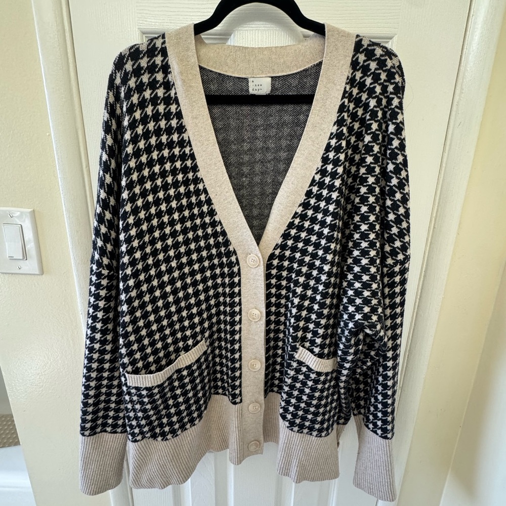 a new day Black and Cream Houndstooth Cardigan